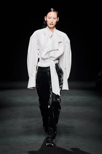 Look 13